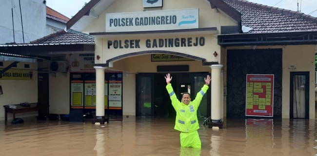 Markas Polsek Kebanjiran